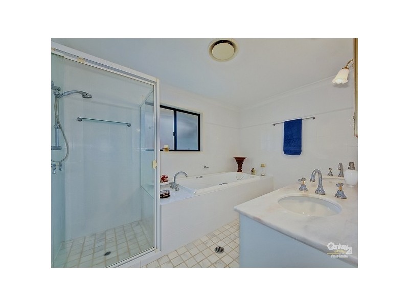 26 Lancelin Drive, Mermaid Waters QLD 4218