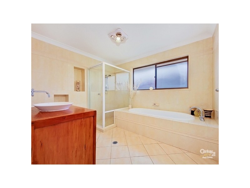 26 Lancelin Drive, Mermaid Waters QLD 4218