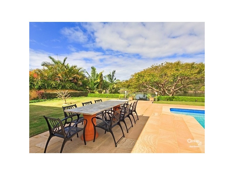 26 Lancelin Drive, Mermaid Waters QLD 4218