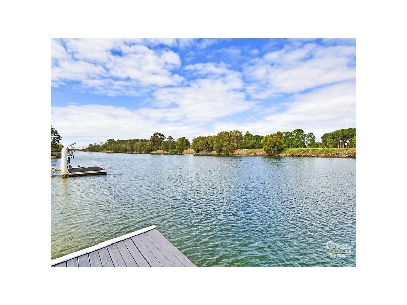 26 Lancelin Drive, Mermaid Waters QLD 4218