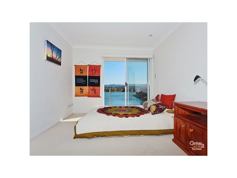 1/276 Christine Avenue, Varsity Lakes QLD 4227
