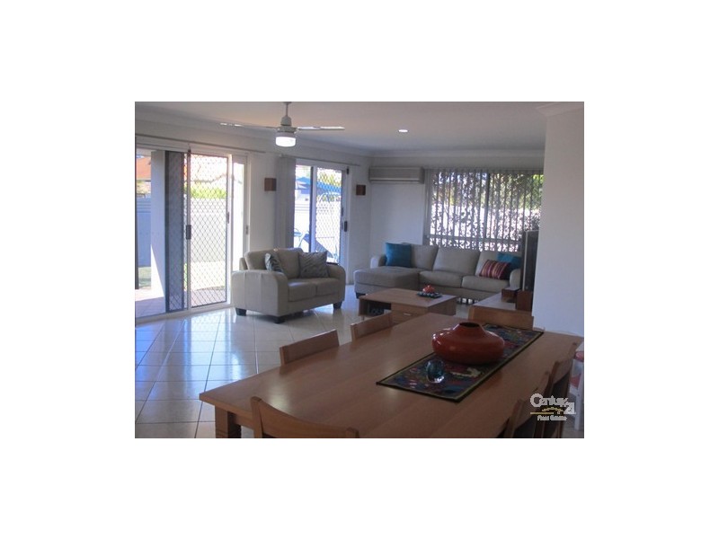 2/10 Washington Court, Varsity Lakes QLD 4227