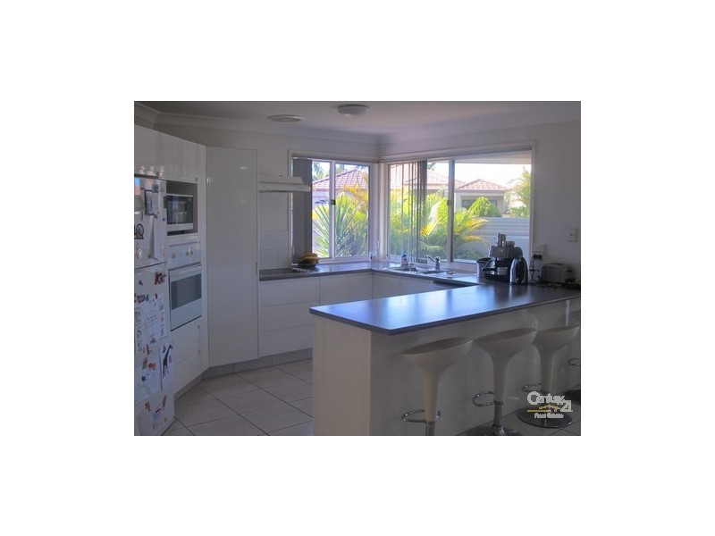 2/10 Washington Court, Varsity Lakes QLD 4227