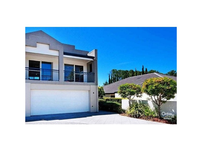 13 Ranier Crescent, Varsity Lakes QLD 4227