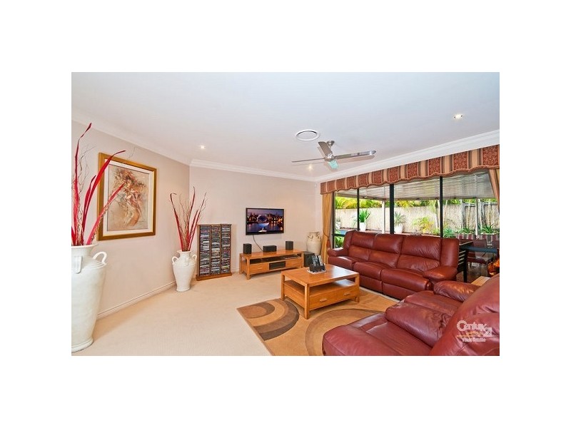 6 Pine Valley Drive, Robina QLD 4226
