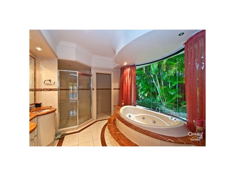 6 Pine Valley Drive, Robina QLD 4226
