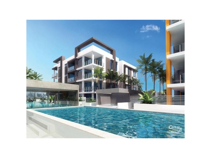 33 Lakefront Crescent, Varsity Lakes QLD 4227