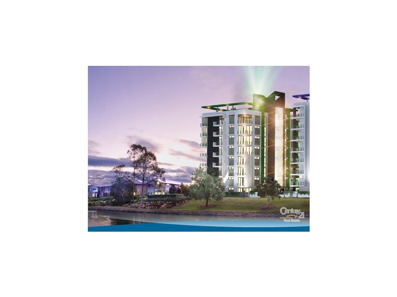 33 Lakefront Crescent, Varsity Lakes QLD 4227