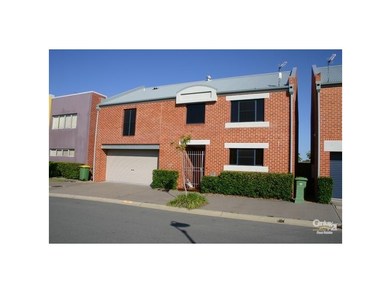 17 Shorehaven Place, Varsity Lakes QLD 4227