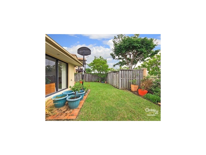 8/302 Christine ave, Varsity Lakes QLD 4227