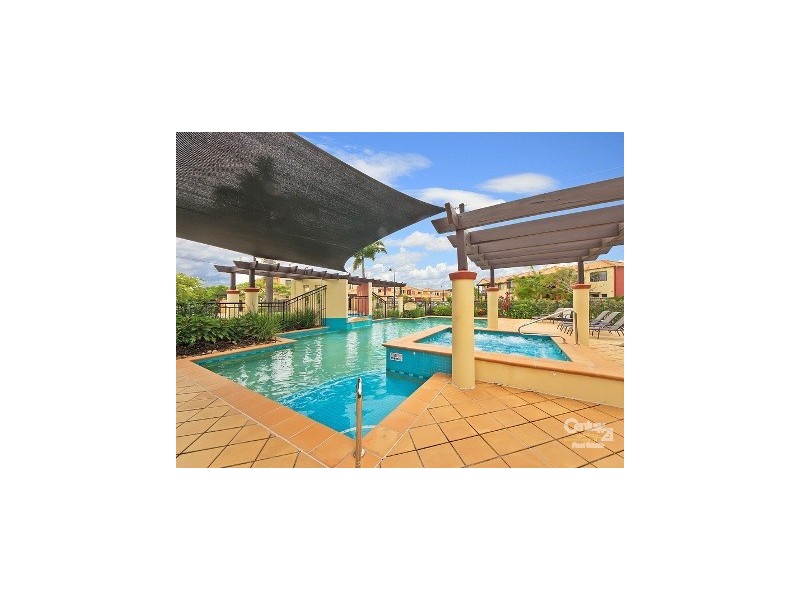 8/302 Christine ave, Varsity Lakes QLD 4227