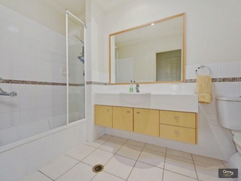 20/1 Geraldton Drive, Robina QLD 4226