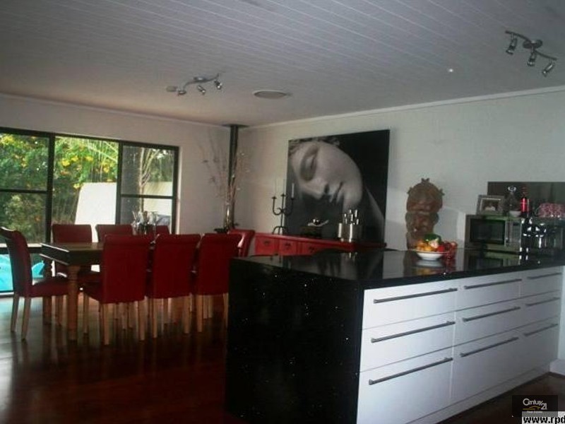 11 Kulan Court, Mudgeeraba QLD 4213