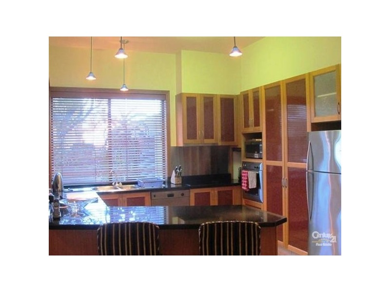 2/28 Nagel Ave, Miami QLD 4220
