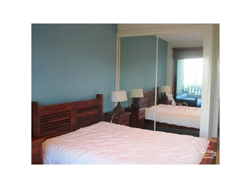 2/28 Nagel Ave, Miami QLD 4220