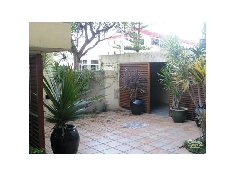 2/28 Nagel Ave, Miami QLD 4220