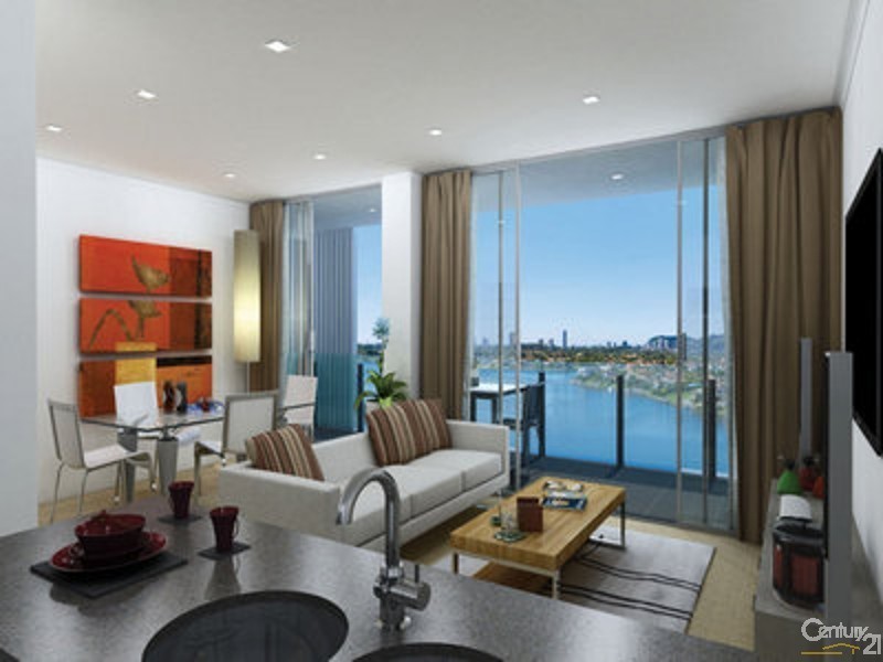 33 Lakefront Crescent, Varsity Lakes QLD 4227