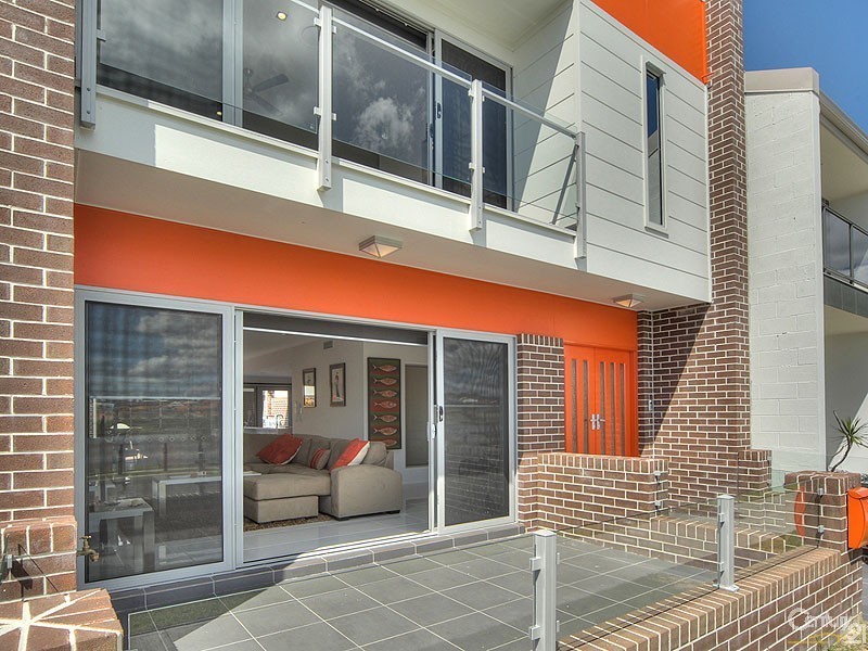 12 South Bay Drive, Varsity Lakes QLD 4227