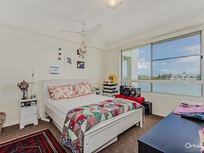 16/1  Lakefront Crescent, Varsity Lakes QLD 4227