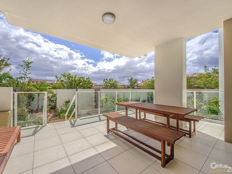 10/1 Lakefront Crescent, Varsity Lakes QLD 4227