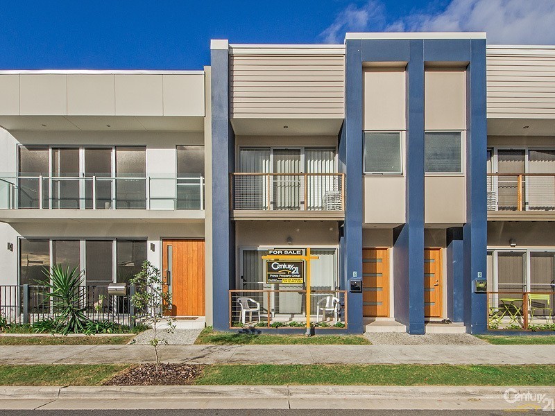 6 Jurien Crescent, Varsity Lakes QLD 4227