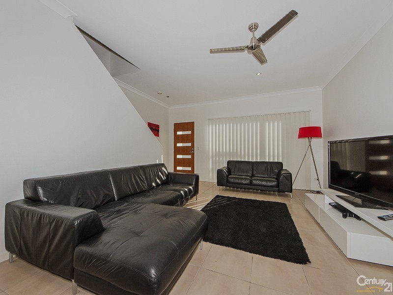 6 Jurien Crescent, Varsity Lakes QLD 4227