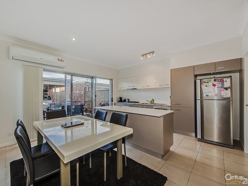 6 Jurien Crescent, Varsity Lakes QLD 4227