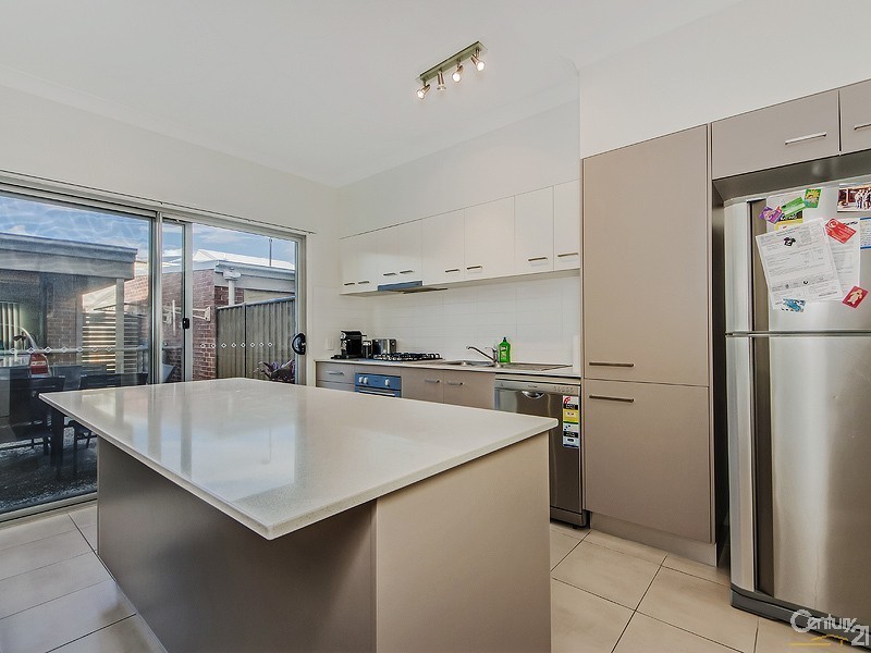 6 Jurien Crescent, Varsity Lakes QLD 4227