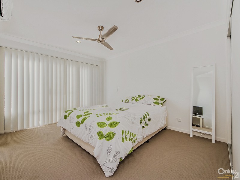 6 Jurien Crescent, Varsity Lakes QLD 4227