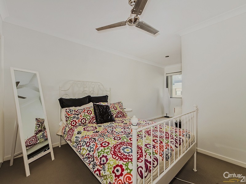 6 Jurien Crescent, Varsity Lakes QLD 4227