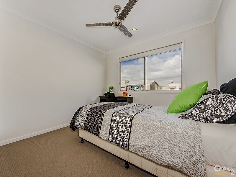 6 Jurien Crescent, Varsity Lakes QLD 4227