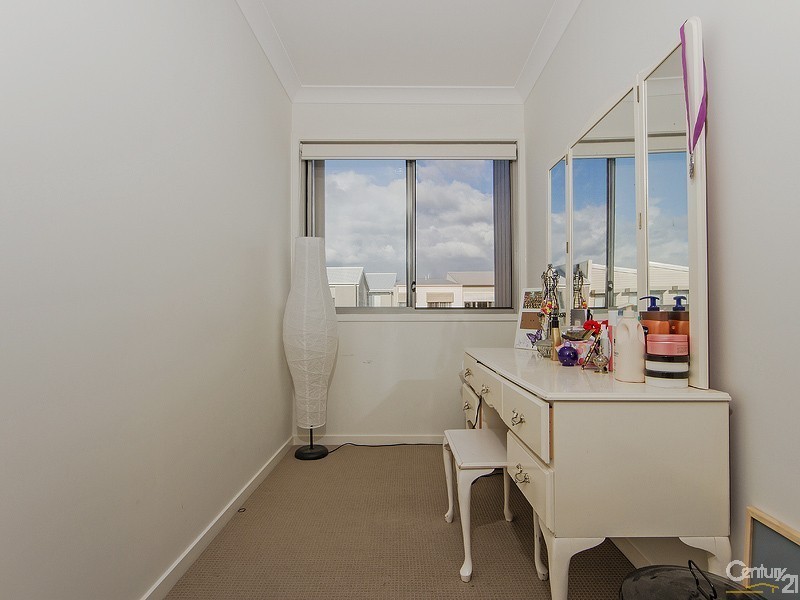 6 Jurien Crescent, Varsity Lakes QLD 4227