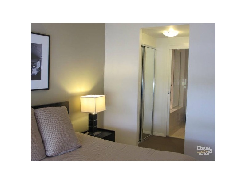 60/228 Varsity Parade, Varsity Lakes QLD 4227