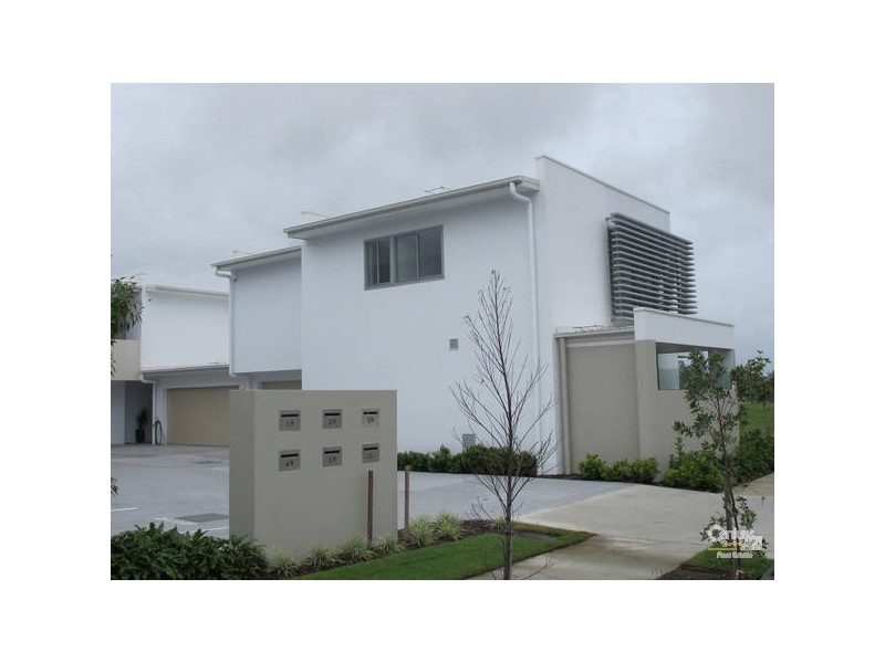 9/11 Southbay Drive, Varsity Lakes QLD 4227