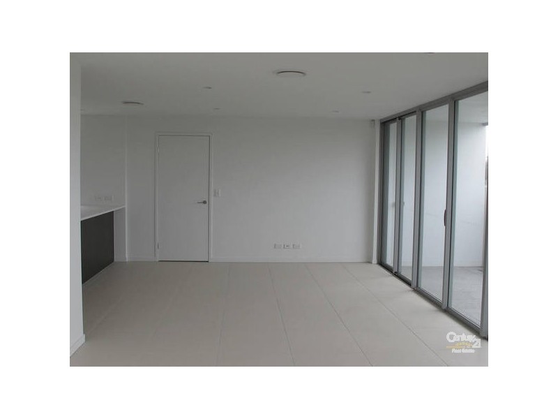 9/11 Southbay Drive, Varsity Lakes QLD 4227