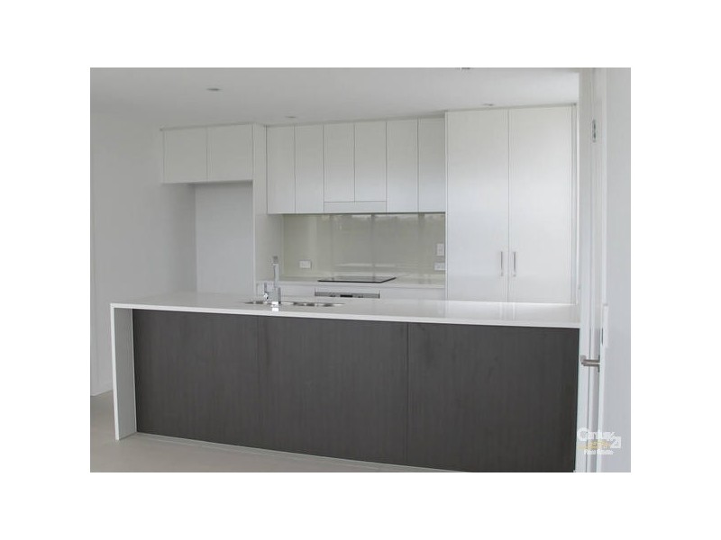 9/11 Southbay Drive, Varsity Lakes QLD 4227