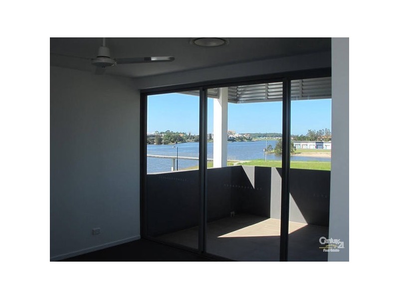 9 Southbay Drive, Varsity Lakes QLD 4227