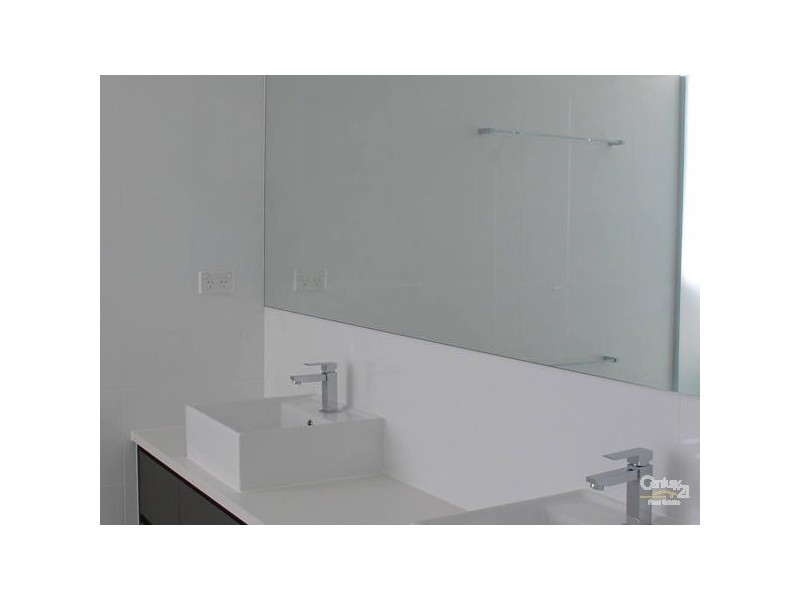 9 Southbay Drive, Varsity Lakes QLD 4227