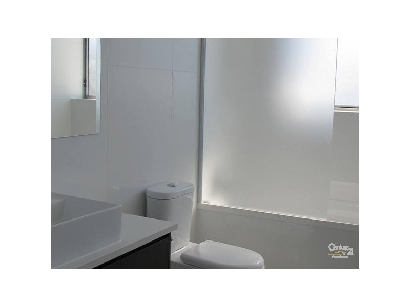 9 Southbay Drive, Varsity Lakes QLD 4227