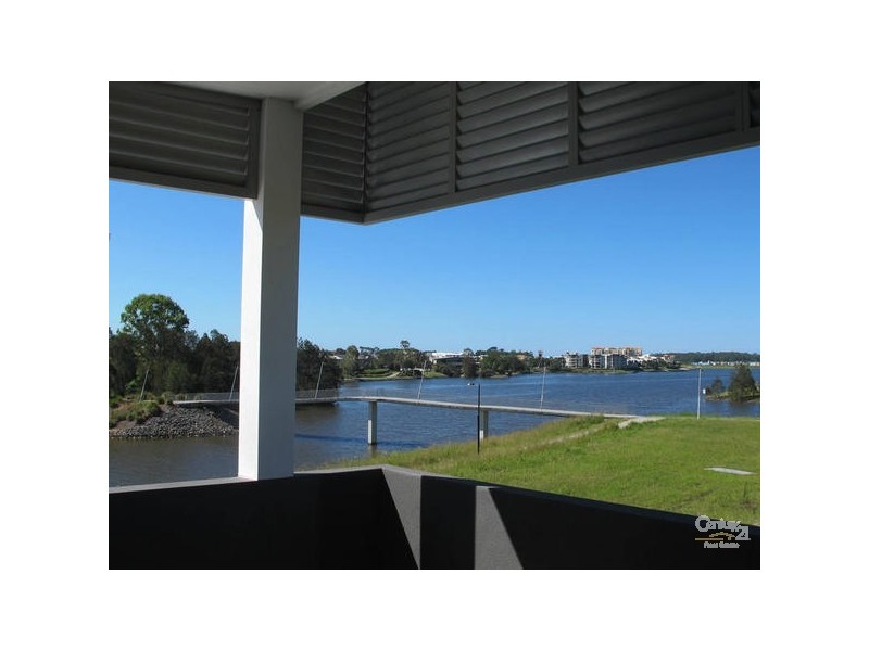 9 Southbay Drive, Varsity Lakes QLD 4227