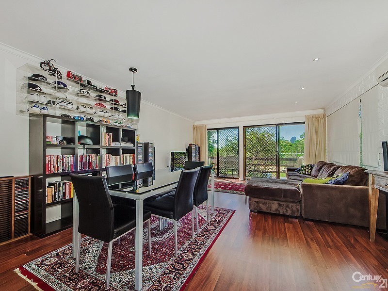 6/8 Angie Court, Mermaid Waters QLD 4218