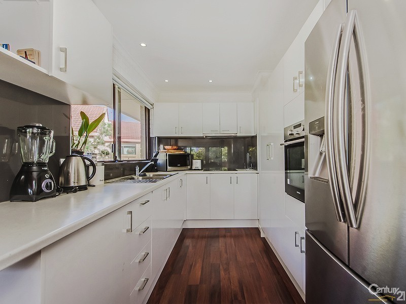 6/8 Angie Court, Mermaid Waters QLD 4218