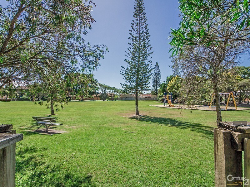 6/8 Angie Court, Mermaid Waters QLD 4218