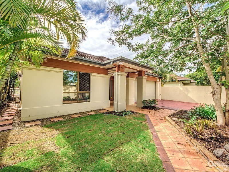 22 Redbud lane, Robina QLD 4226