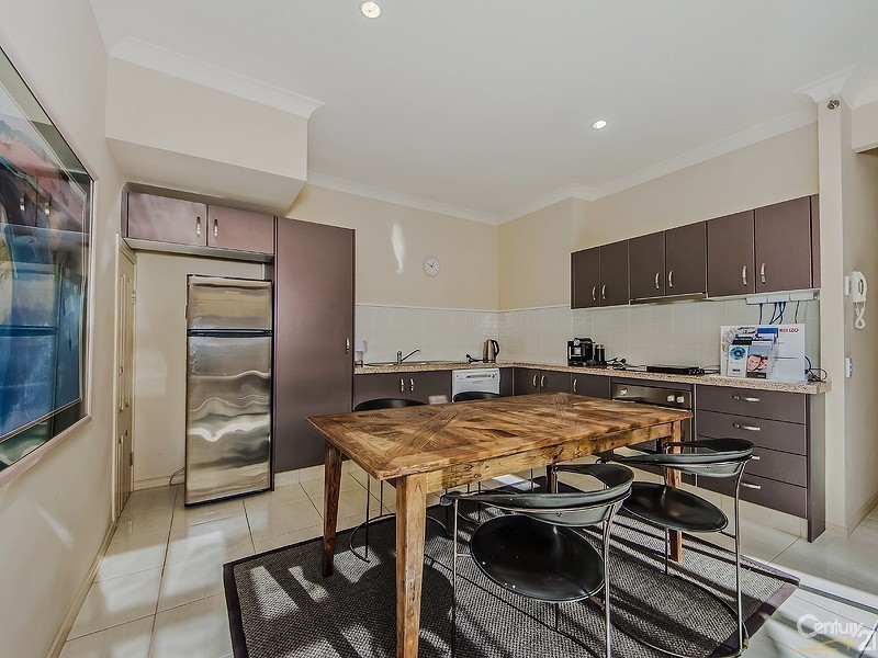 126 Varsity Parade, Varsity Lakes QLD 4227