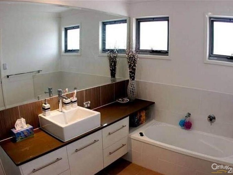 8/76 Bayswater Avenue, Varsity Lakes QLD 4227