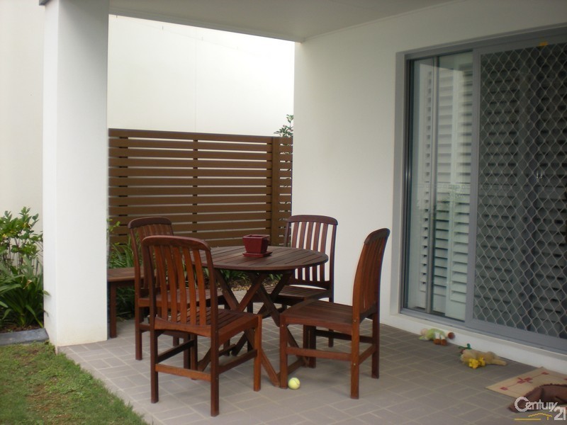 8/76 Bayswater Avenue, Varsity Lakes QLD 4227