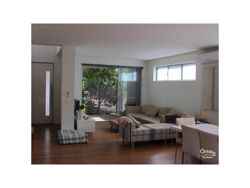 28 Watts Drive, Varsity Lakes QLD 4227