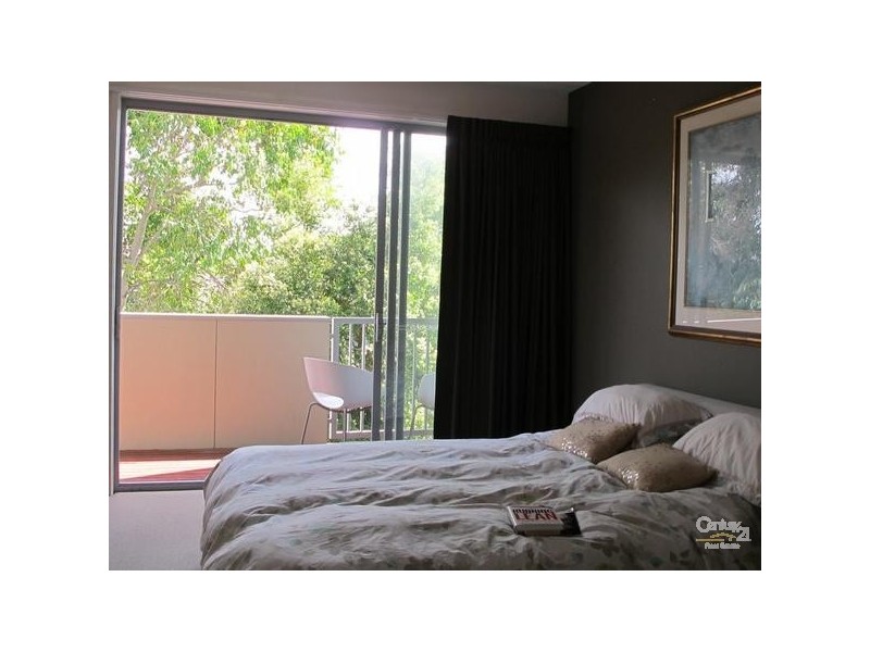 28 Watts Drive, Varsity Lakes QLD 4227