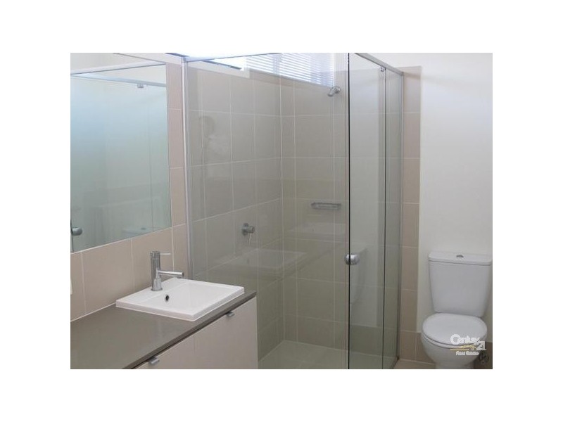 28 Watts Drive, Varsity Lakes QLD 4227